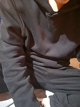 esmermoon online show from February 13, 2026, 11:05 pm