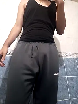 esmermoon online show from March 3, 2026, 10:28 pm