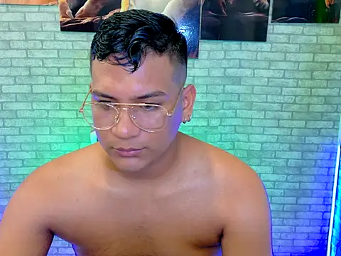 ThomasAxel online show from November 3, 2025, 8:45 pm