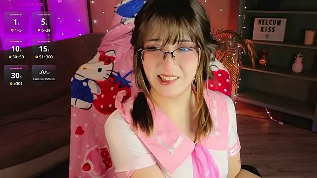 Snapshot of Soffi_Toffi chatting on February 10, 2026, 3:22 pm Soffi Toffi online show from February 10, 2026, 3:22 pm