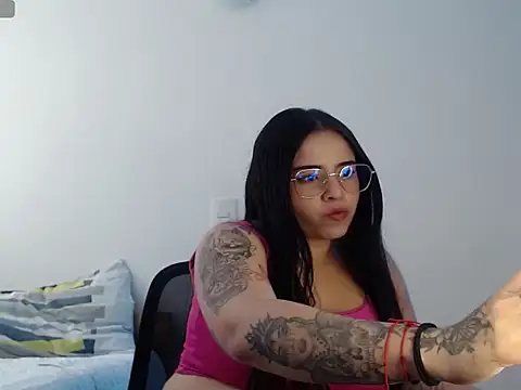 Snapshot of Scarleth_Bliss chatting on October 16, 2025, 5:54 pm Scarleth Bliss online show from October 16, 2025, 5:54 pm