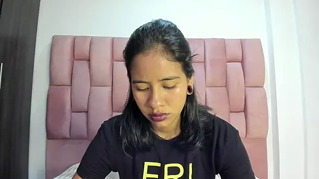 EuphoriaSavage online show from November 21, 2025, 12:48 pm