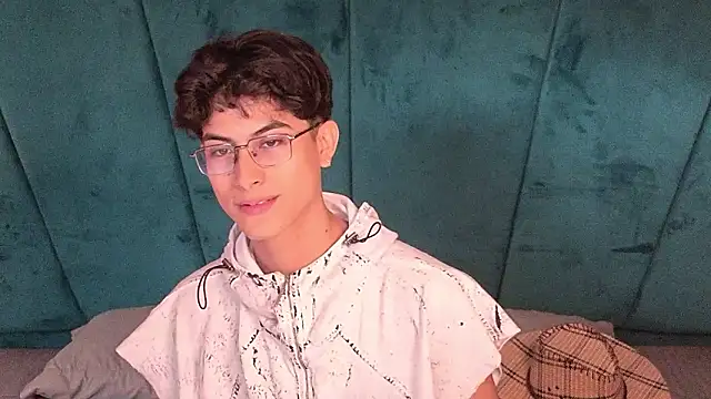 Aaron Eze online show from March 18, 2026, 3:13 pm