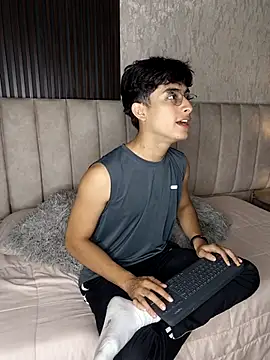 Aaron Eze online show from January 6, 2026, 7:29 pm