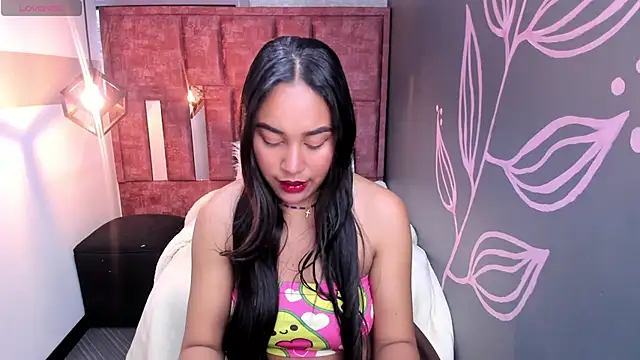 Rachel  Jonees online show from October 22, 2025, 12:04 pm