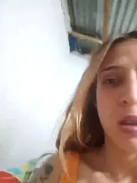 Snapshot of Caperuza08 chatting on October 19, 2025, 6:54 pm Caperuza08 online show from October 19, 2025, 6:54 pm