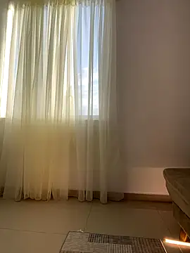 Julietalcl online show from December 2, 2025, 9:05 pm