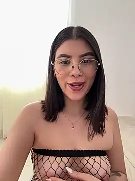 Julietalcl online show from December 3, 2025, 9:14 pm