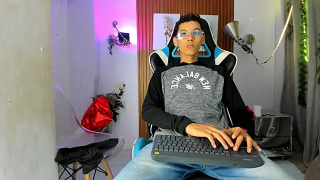 AQUARIUS x online show from October 20, 2025, 11:22 am