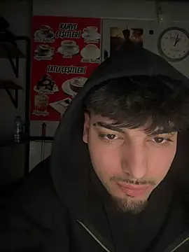 Snapshot of emir343475 chatting on April 4, 2026, 10:05 pm emir343475 online show from April 4, 2026, 10:05 pm