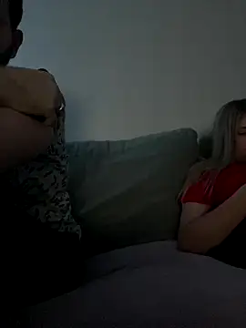 feetdetente online show from November 8, 2025, 1:31 am