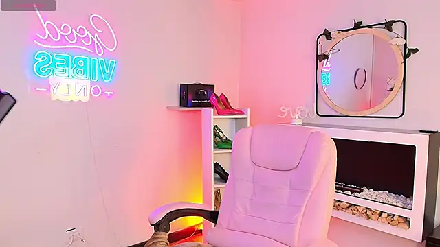 Snapshot of Miss_koko_ chatting on November 19, 2025, 8:31 pm Miss koko online show from November 19, 2025, 8:31 pm