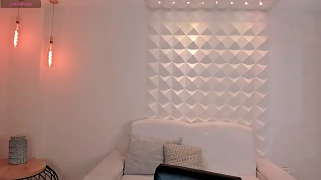 ChristineFord  online show from March 13, 2026, 12:32 pm