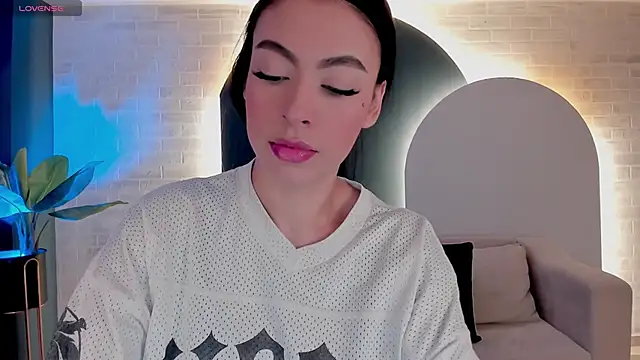 Snapshot of ChristineFord_ chatting on October 30, 2025, 12:47 pm ChristineFord online show from October 30, 2025, 12:47 pm