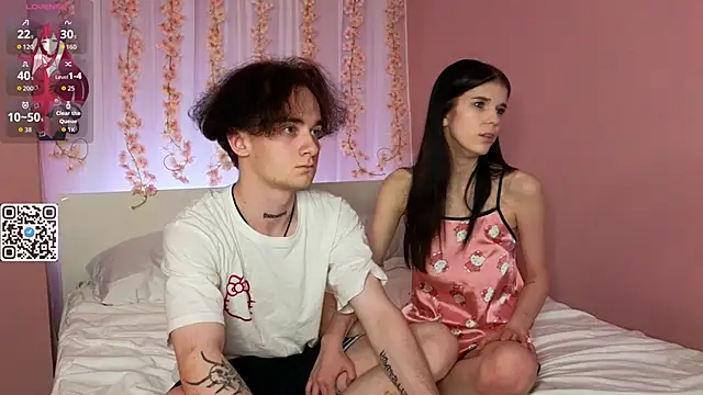 Snapshot of catchthiscouplle chatting on October 19, 2025, 10:34 pm catchthiscouplle online show from October 19, 2025, 10:34 pm