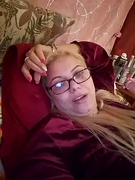 Snapshot of Lvna6969 chatting on November 7, 2025, 1:43 am Lvna6969 online show from November 7, 2025, 1:43 am