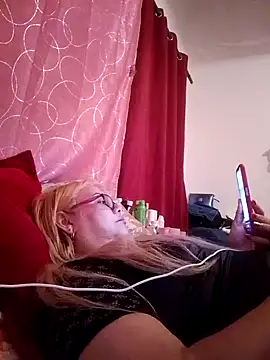 Snapshot of Lvna6969 chatting on November 8, 2025, 11:36 am Lvna6969 online show from November 8, 2025, 11:36 am