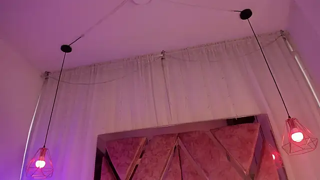 eimy angels online show from November 21, 2025, 5:01 pm