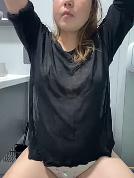 Snapshot of Hihi-77 chatting on October 16, 2025, 1:30 pm Hihi-77 online show from October 16, 2025, 1:30 pm