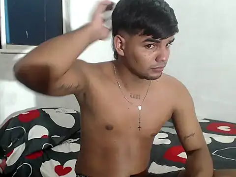 Snapshot of Charly_22cm chatting on October 17, 2025, 7:55 am Charly 22cm online show from October 17, 2025, 7:55 am