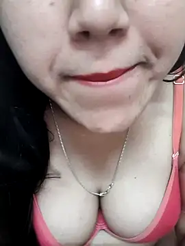 hornybitch690 online show from April 4, 2026, 5:41 pm