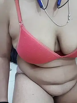 hornybitch690 online show from April 18, 2026, 5:37 pm