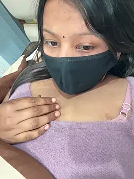 Vanshika1432 online show from January 17, 2026, 1:26 pm