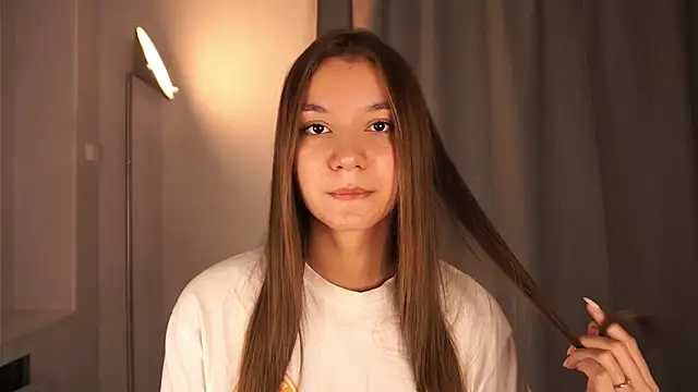 BrynnHolverson online show from October 20, 2025, 5:13 pm