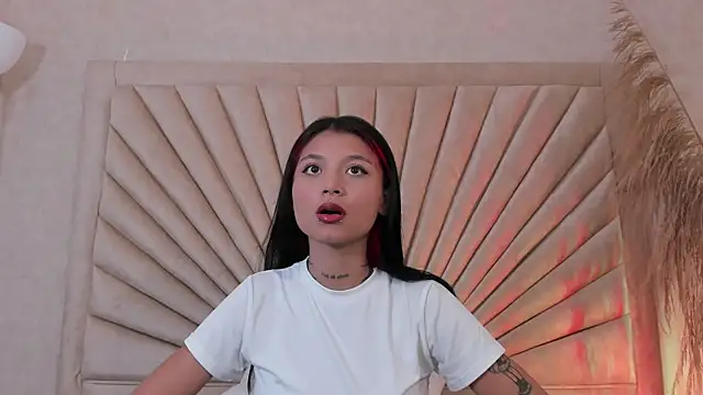 Snapshot of Emma_duff chatting on October 17, 2025, 11:34 am Emma duff online show from October 17, 2025, 11:34 am