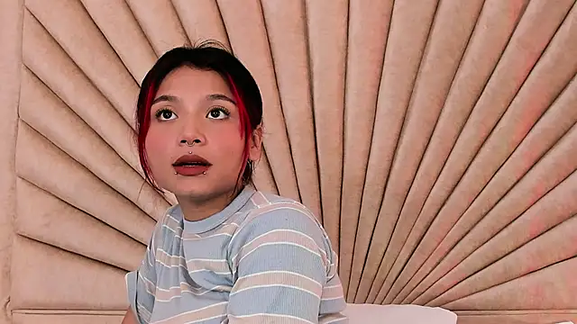 Snapshot of Emma_duff chatting on October 23, 2025, 11:53 am Emma duff online show from October 23, 2025, 11:53 am