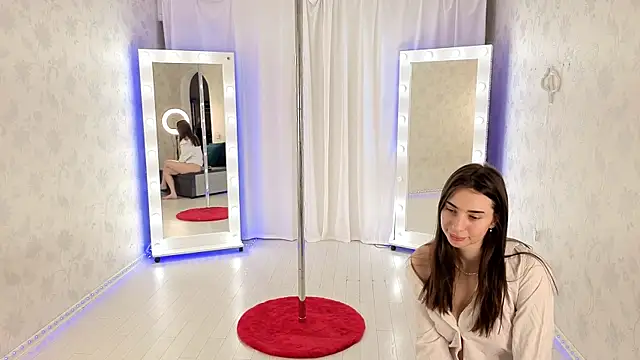 Chloewilldd online show from January 7, 2026, 11:26 am