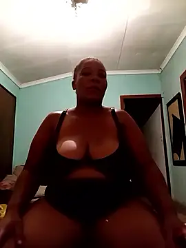 boobsqueenxo online show from February 19, 2026, 9:12 pm