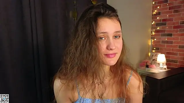 Snapshot of FoxFever chatting on February 15, 2026, 6:25 am FoxFever online show from February 15, 2026, 6:25 am