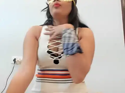 Riyasinghaniya003 online show from November 7, 2025, 8:41 am