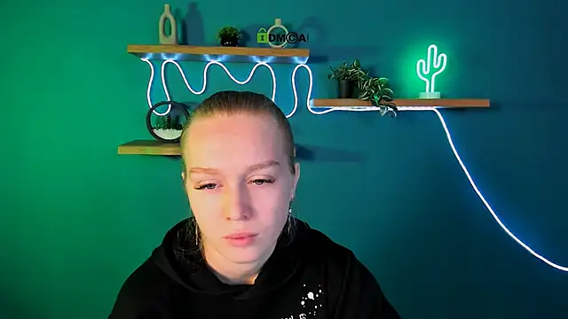 Snapshot of megan_cold chatting on November 10, 2025, 9:36 am megan cold online show from November 10, 2025, 9:36 am