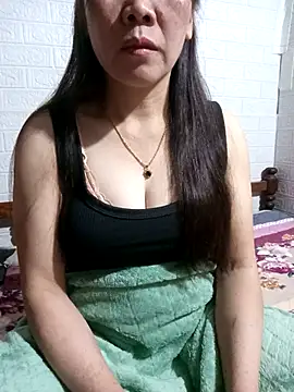 tabby-cat11 online show from December 17, 2025, 1:27 pm