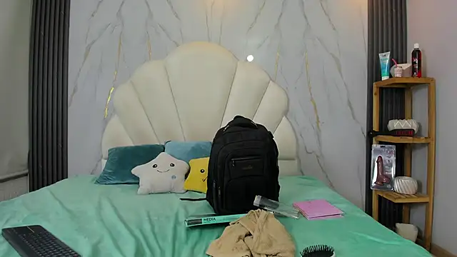 hoot booys  online show from April 7, 2026, 3:41 am