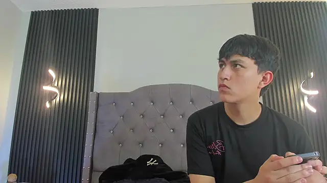 hoot booys  online show from March 21, 2026, 8:57 pm