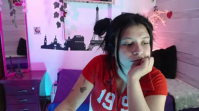 petite coral online show from May 25, 2026, 1:16 am