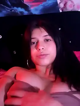 petite coral online show from December 17, 2025, 5:12 am