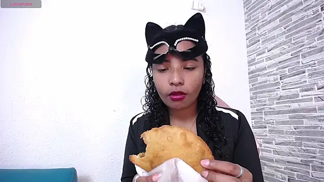 Snapshot of Zoe_Rider chatting on October 31, 2025, 12:46 pm Zoe Rider online show from October 31, 2025, 12:46 pm