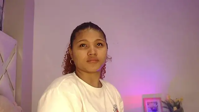 Snapshot of miel_alisha chatting on July 7, 2026, 12:52 pm miel alisha online show from July 7, 2026, 12:52 pm