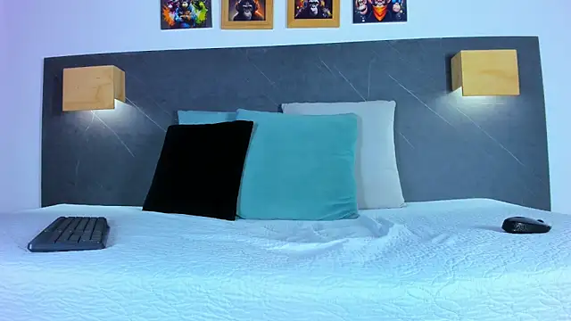 Snapshot of iamdoll chatting on February 19, 2026, 8:28 pm iamdoll online show from February 19, 2026, 8:28 pm