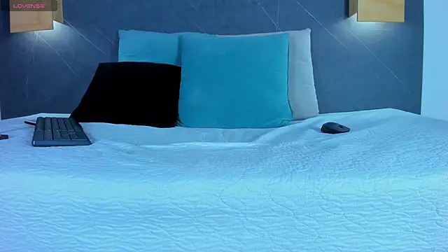 iamdoll online show from March 25, 2026, 8:41 pm