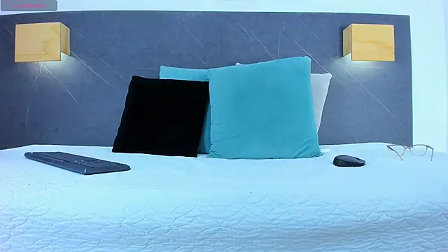 Snapshot of iamdoll chatting on February 3, 2026, 8:58 pm iamdoll online show from February 3, 2026, 8:58 pm