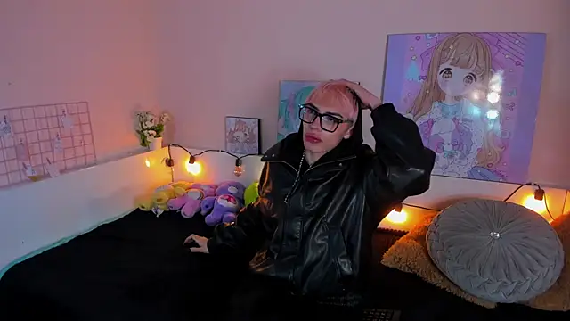 Strawberry Kitty  online show from November 3, 2025, 3:23 am