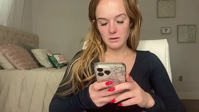 Amberjayxox0 online show from December 3, 2025, 11:25 pm