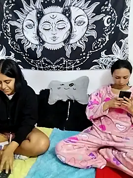 Snapshot of emily_n_abby chatting on June 18, 2026, 5:18 pm emily n abby online show from June 18, 2026, 5:18 pm