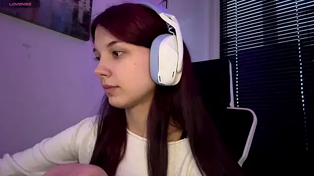 HanaMantanaDell online show from April 10, 2026, 2:57 pm