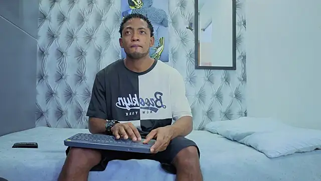 Snapshot of Stevenbrand chatting on November 11, 2025, 6:36 pm Stevenbrand online show from November 11, 2025, 6:36 pm